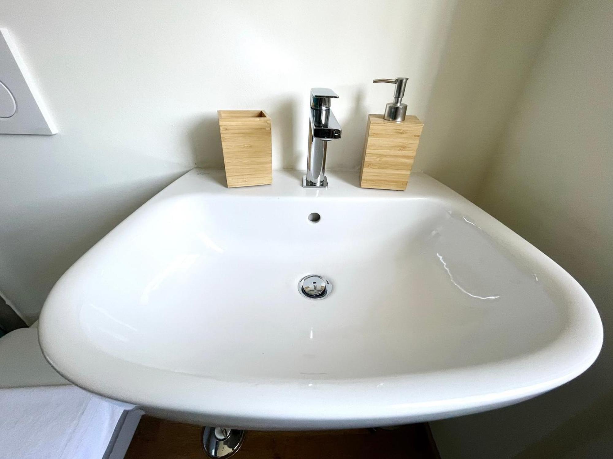 Lovingstresa 2 Brand New Apartment ภายนอก รูปภาพ
